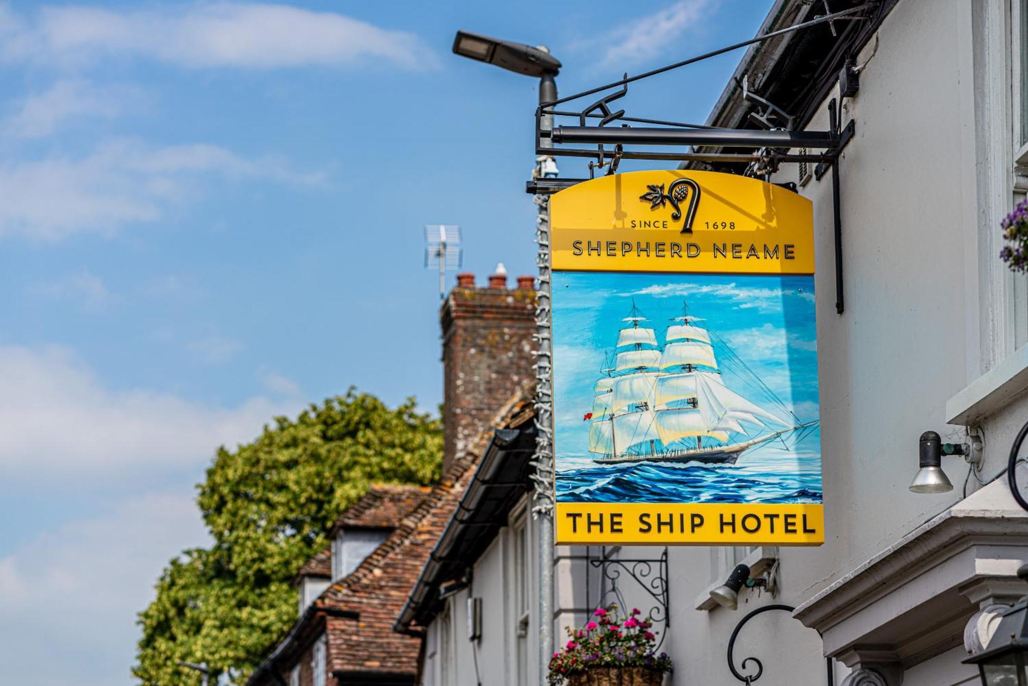 The Ship Hotel New Romney Exterior photo
